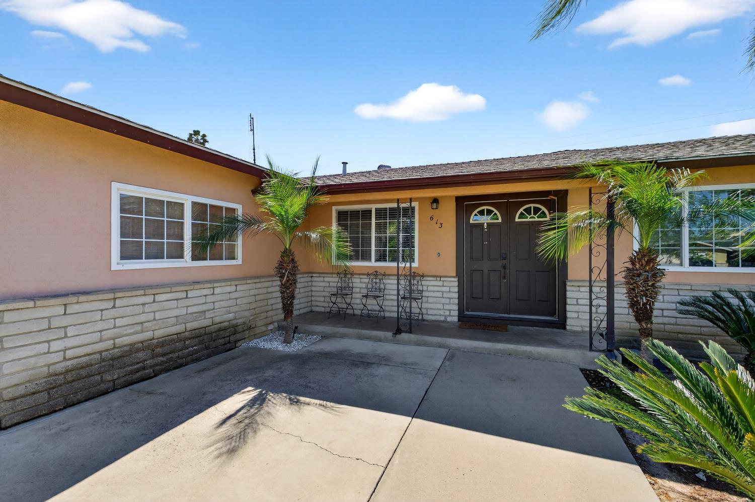 613 E Spruce Ave, Lemoore, CA 93245