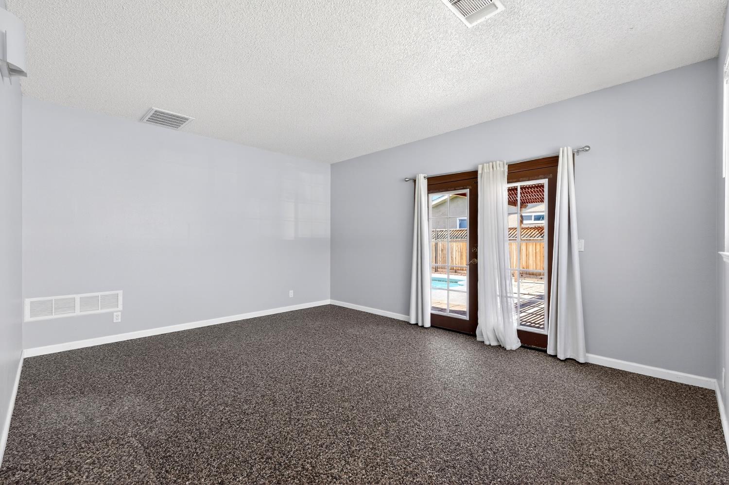 613 E Spruce Ave, Lemoore, CA 93245