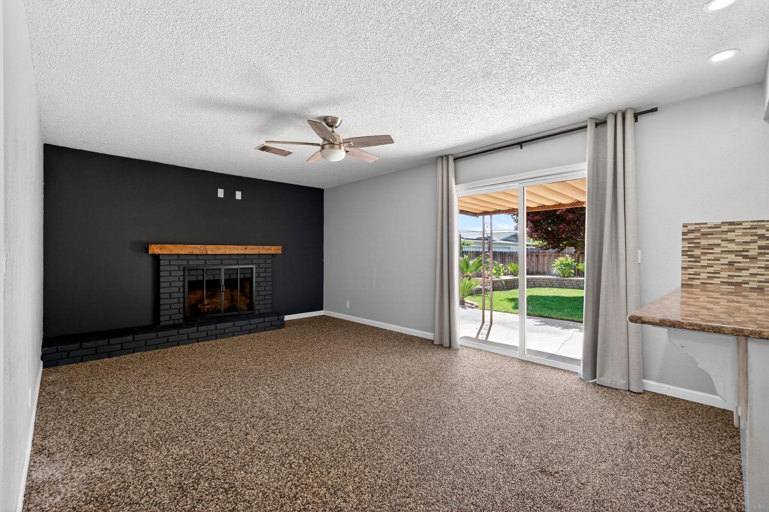 613 E Spruce Ave, Lemoore, CA 93245