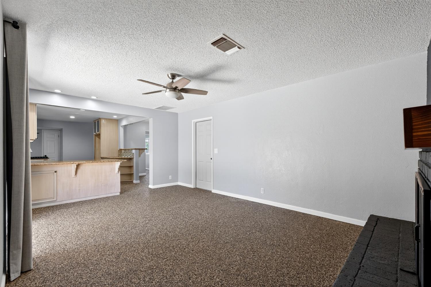 613 E Spruce Ave, Lemoore, CA 93245