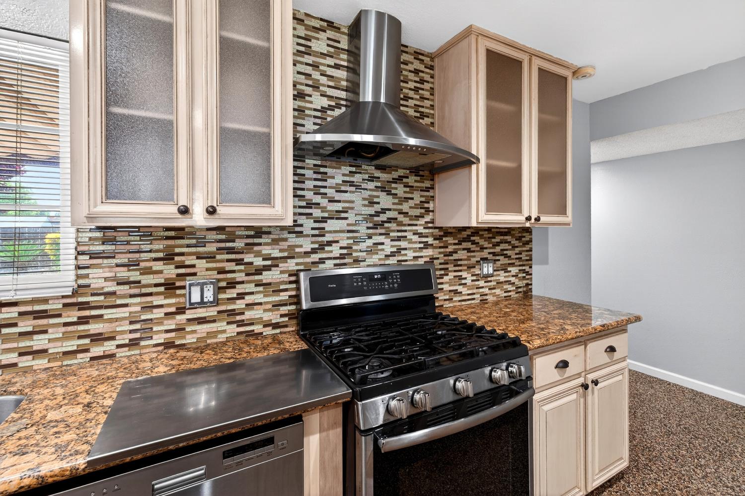 613 E Spruce Ave, Lemoore, CA 93245