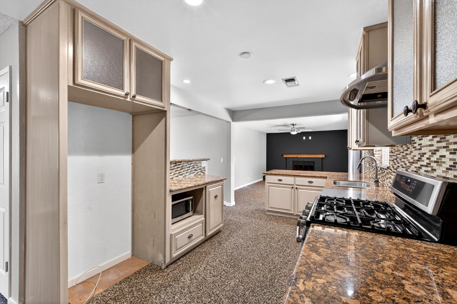 613 E Spruce Ave, Lemoore, CA 93245