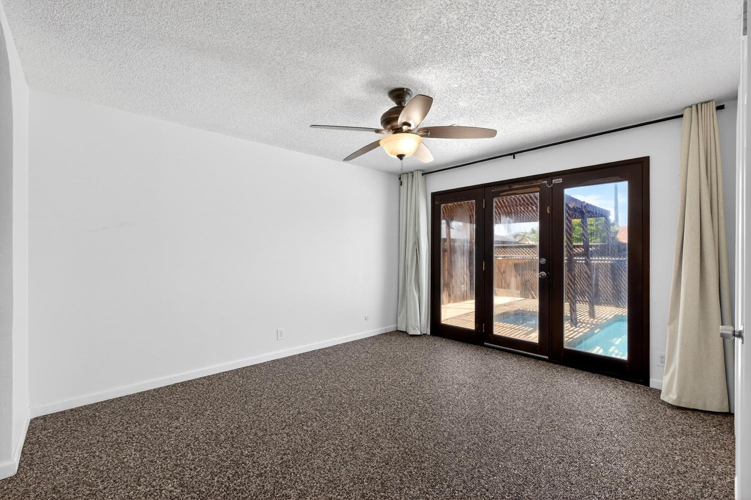 613 E Spruce Ave, Lemoore, CA 93245