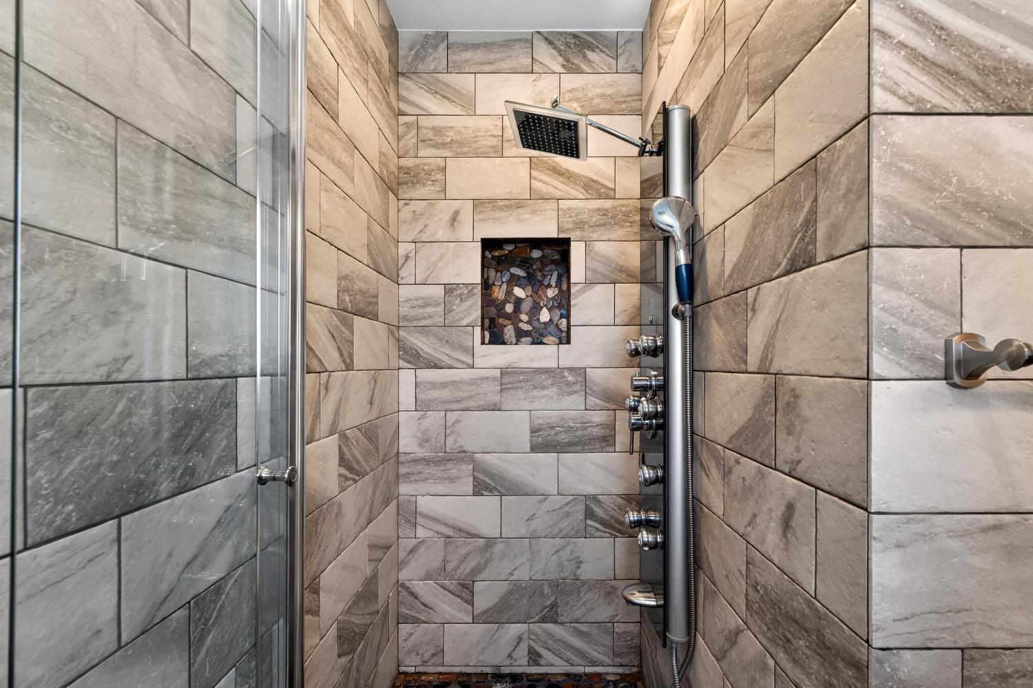 613 E Spruce Ave, Lemoore, CA 93245