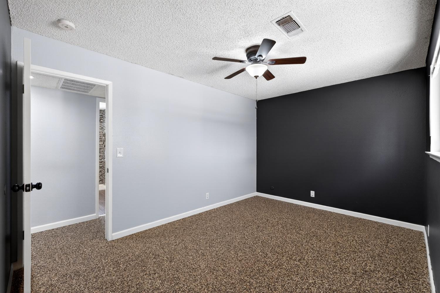 613 E Spruce Ave, Lemoore, CA 93245