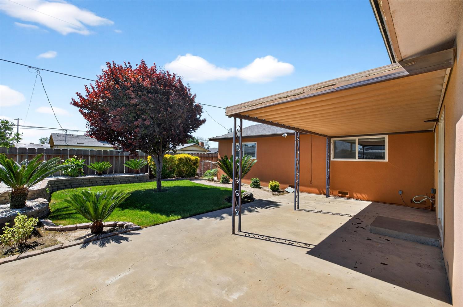 613 E Spruce Ave, Lemoore, CA 93245