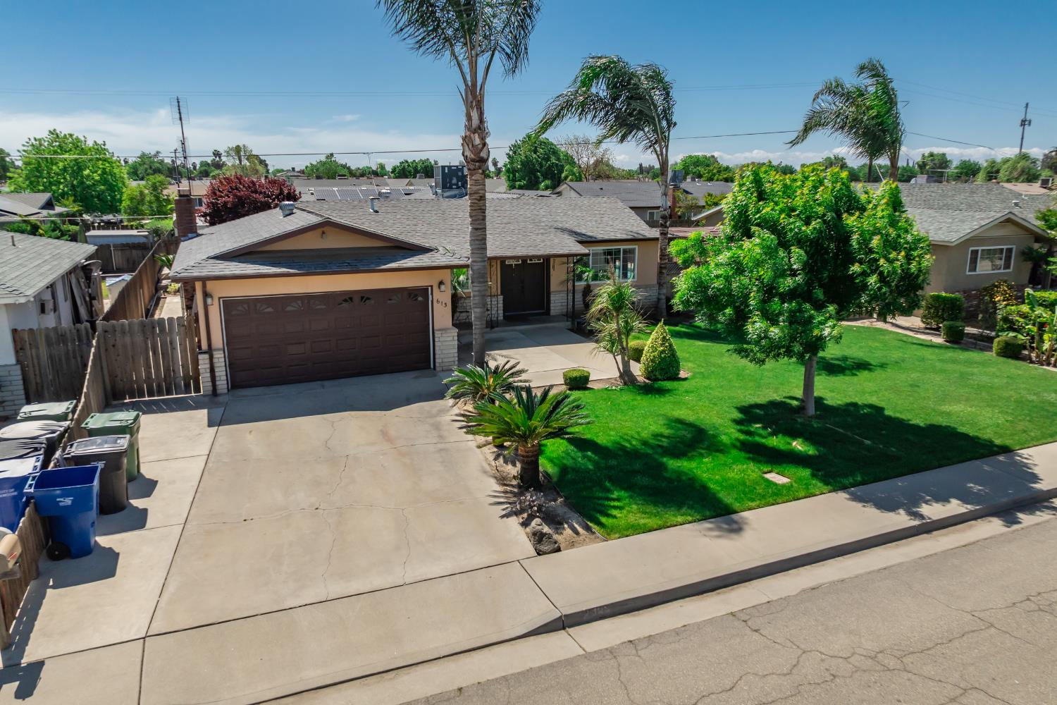 613 E Spruce Ave, Lemoore, CA 93245
