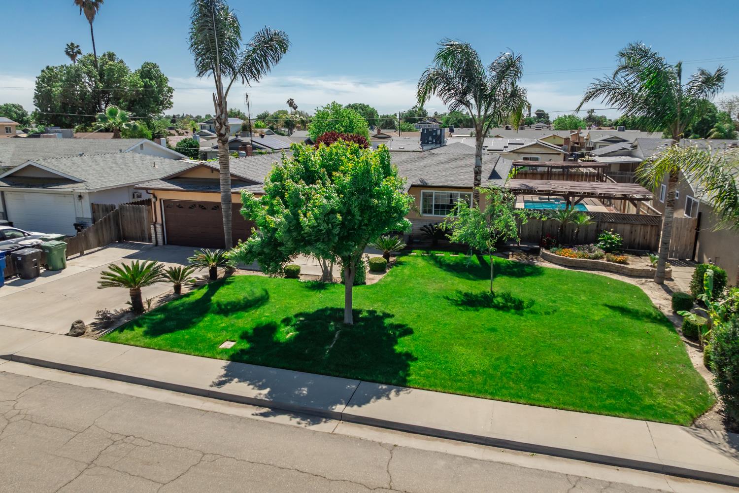 613 E Spruce Ave, Lemoore, CA 93245