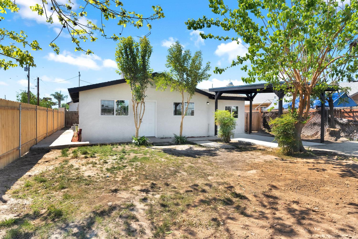 12559 W E, Biola, CA 93606