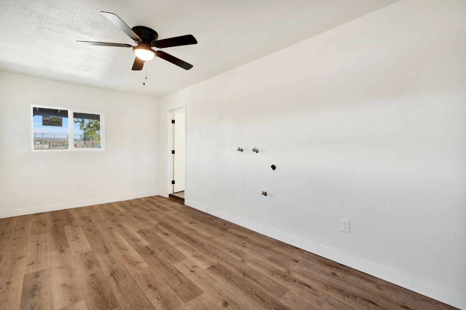 12559 W E, Biola, CA 93606