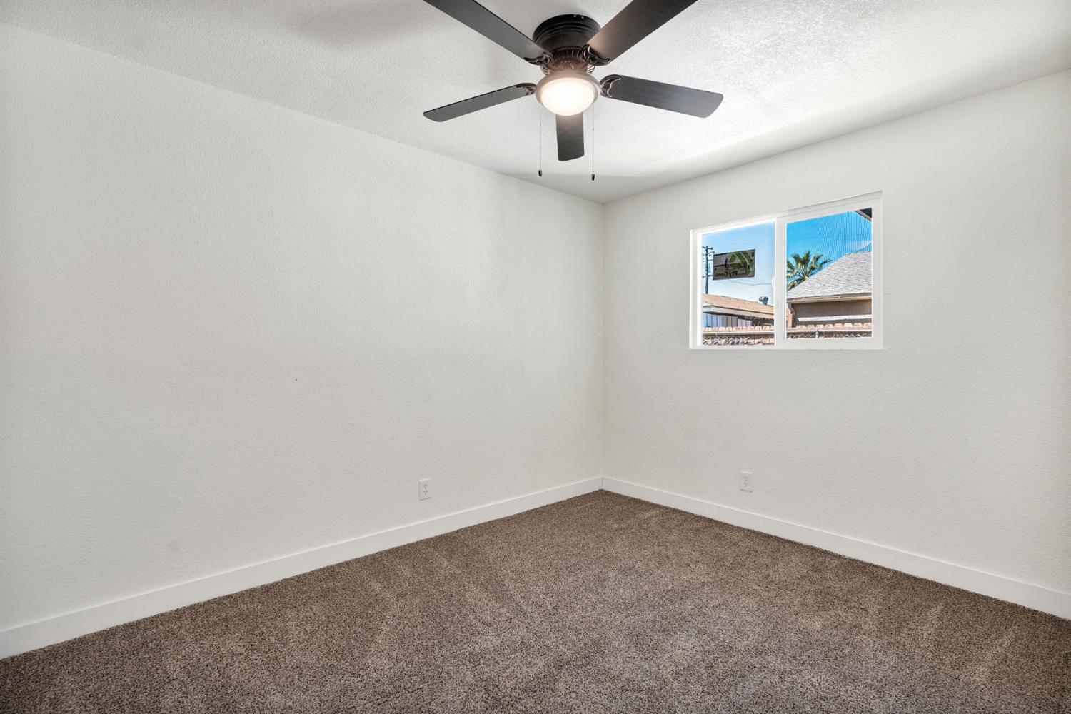 12559 W E, Biola, CA 93606