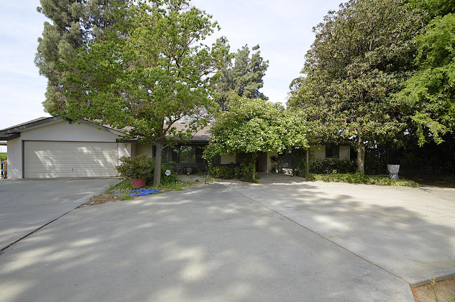 41493 Road 96, Dinuba, CA 93618