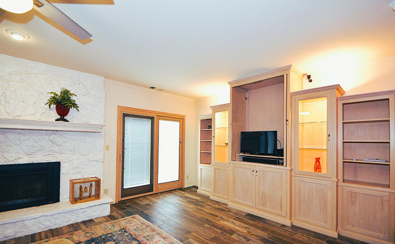 41493 Road 96, Dinuba, CA 93618