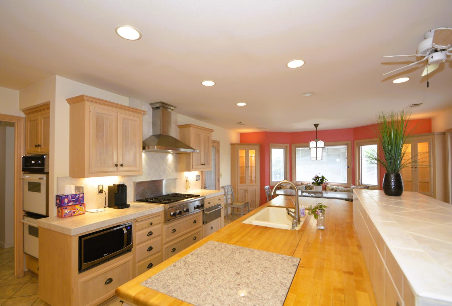 41493 Road 96, Dinuba, CA 93618