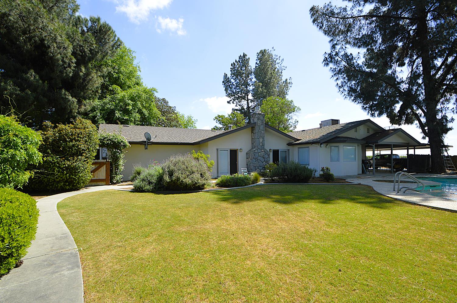 41493 Road 96, Dinuba, CA 93618