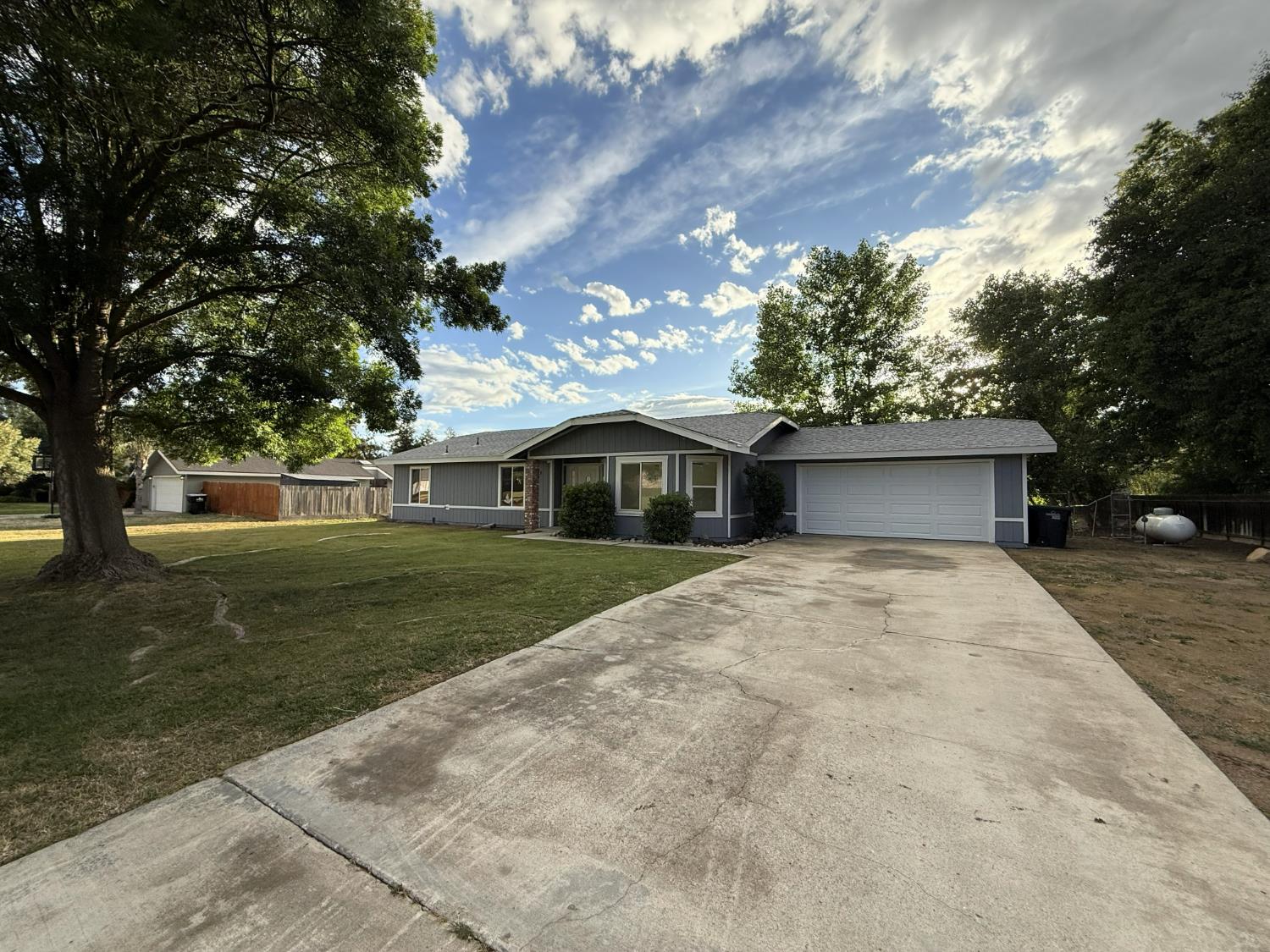 19232 Deane Dr, Madera, CA 93638