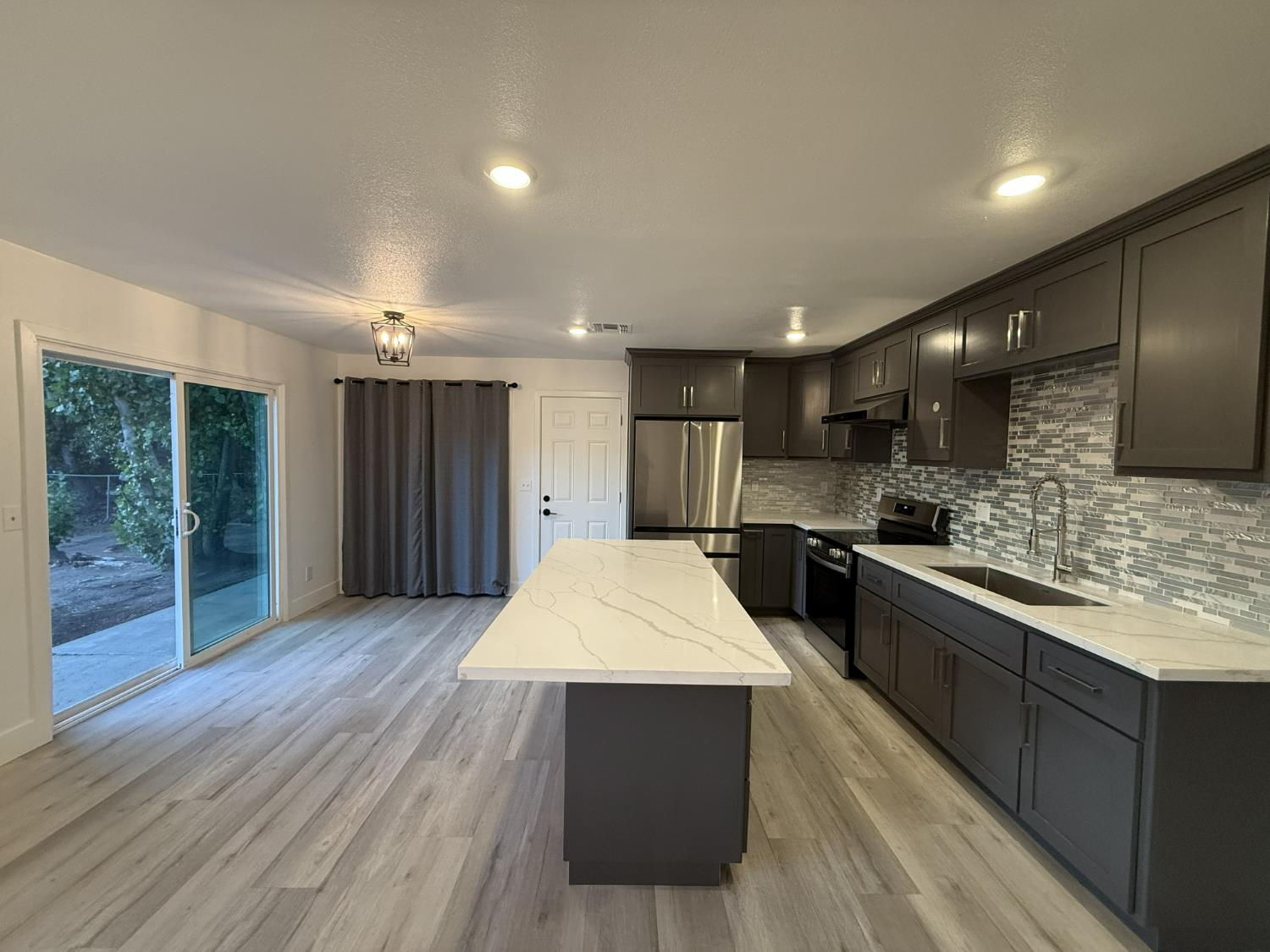 19232 Deane Dr, Madera, CA 93638