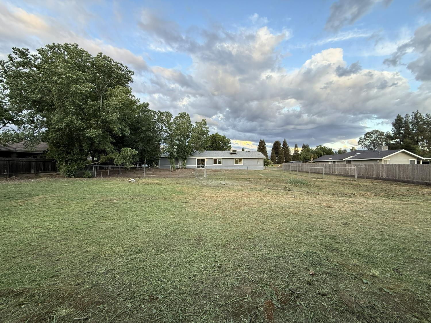 19232 Deane Dr, Madera, CA 93638