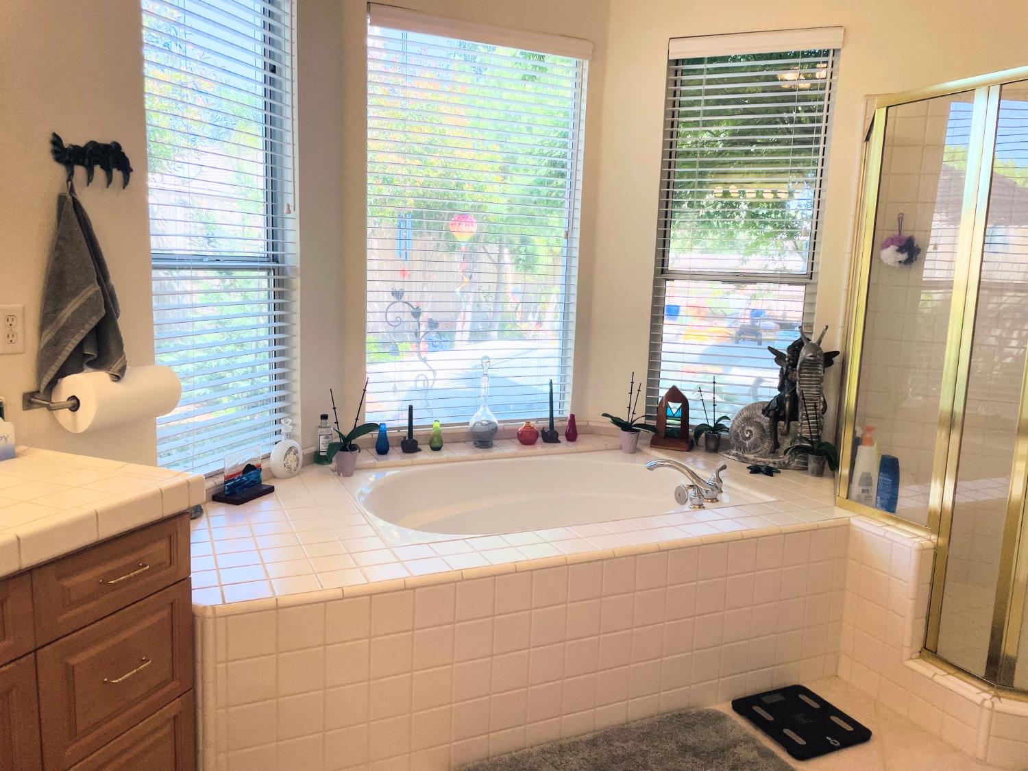 563 W Omaha Ave, Clovis, CA 93619