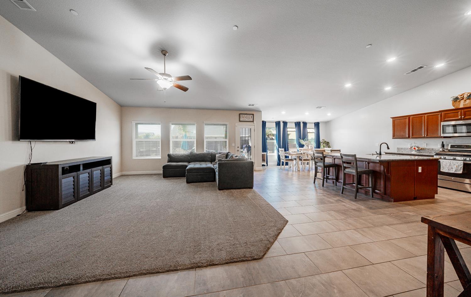 3133 4th St, Sanger, CA 93657