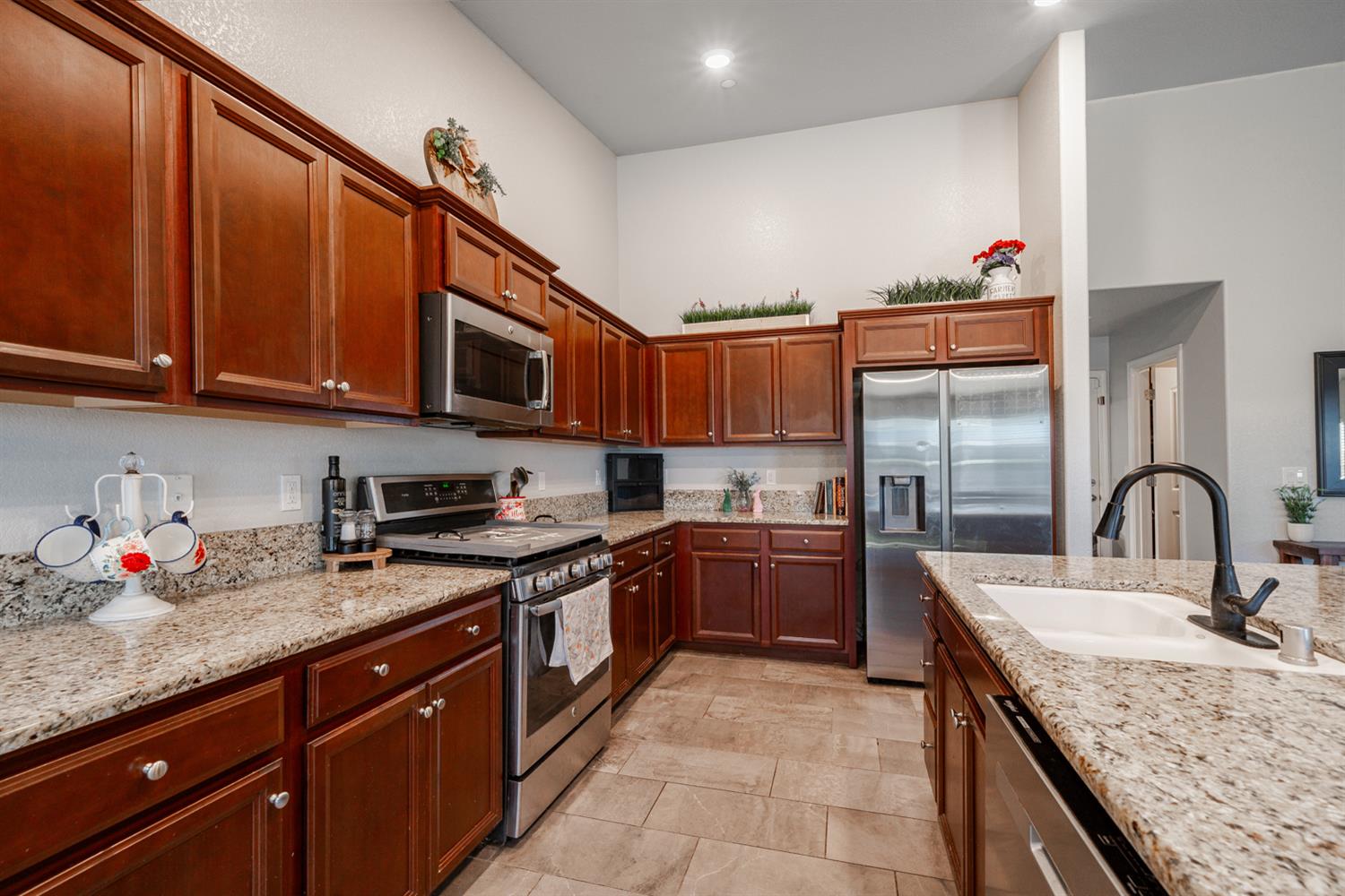 3133 4th St, Sanger, CA 93657