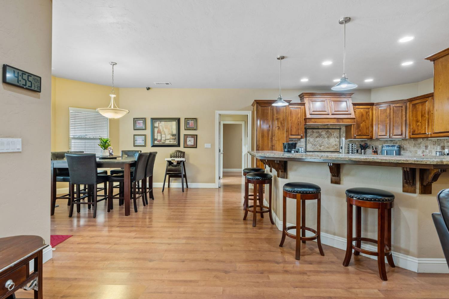 1928 S Shirk Rd, Visalia, CA 93277