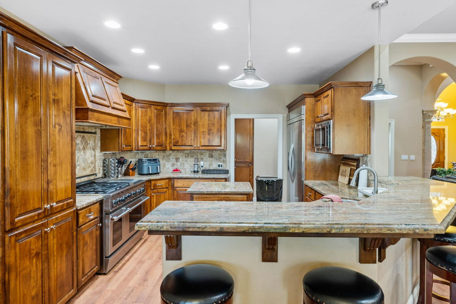 1928 S Shirk Rd, Visalia, CA 93277