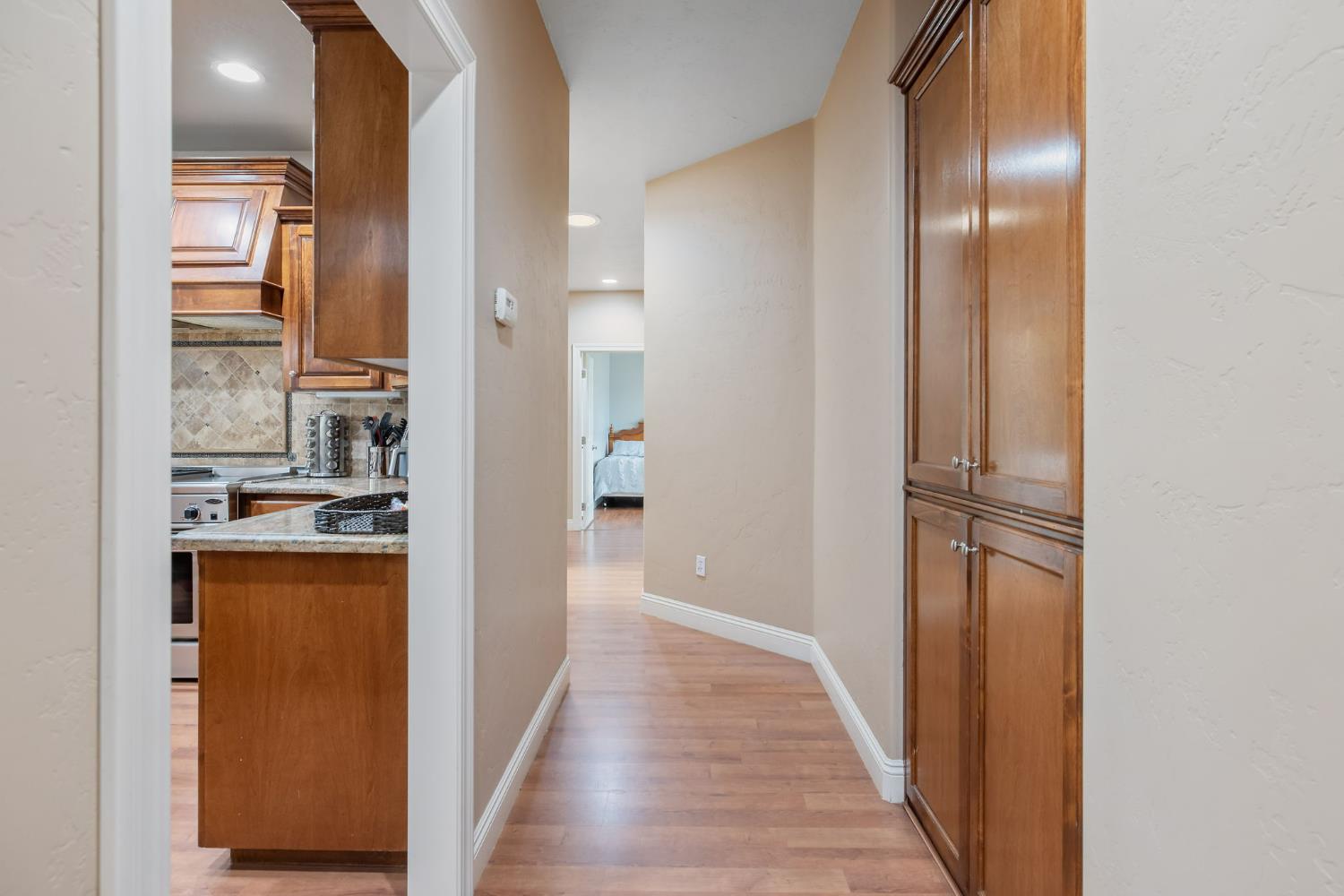 1928 S Shirk Rd, Visalia, CA 93277