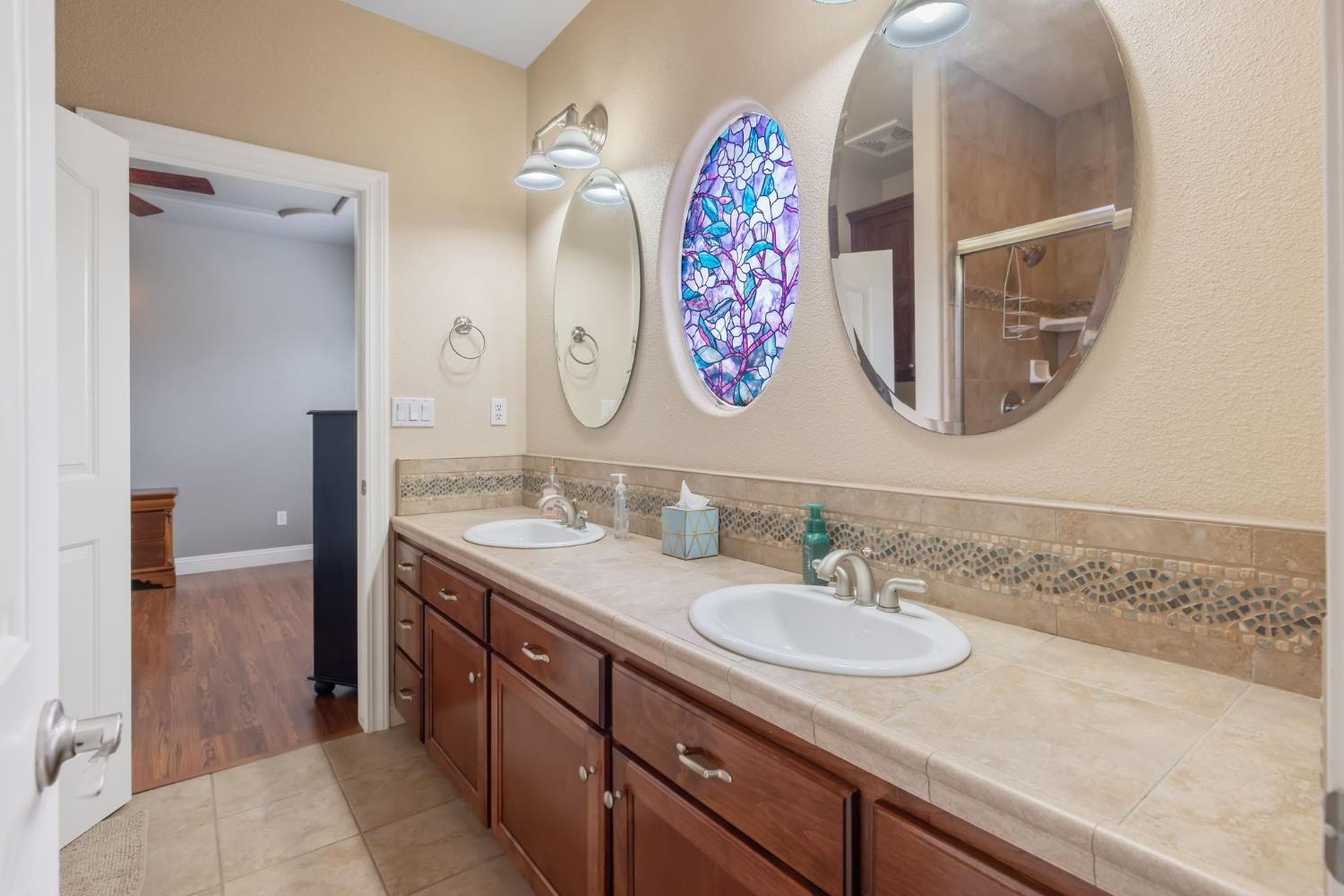 1928 S Shirk Rd, Visalia, CA 93277