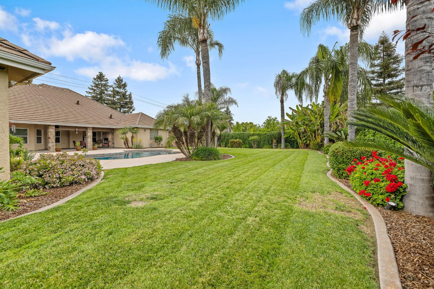 1928 S Shirk Rd, Visalia, CA 93277