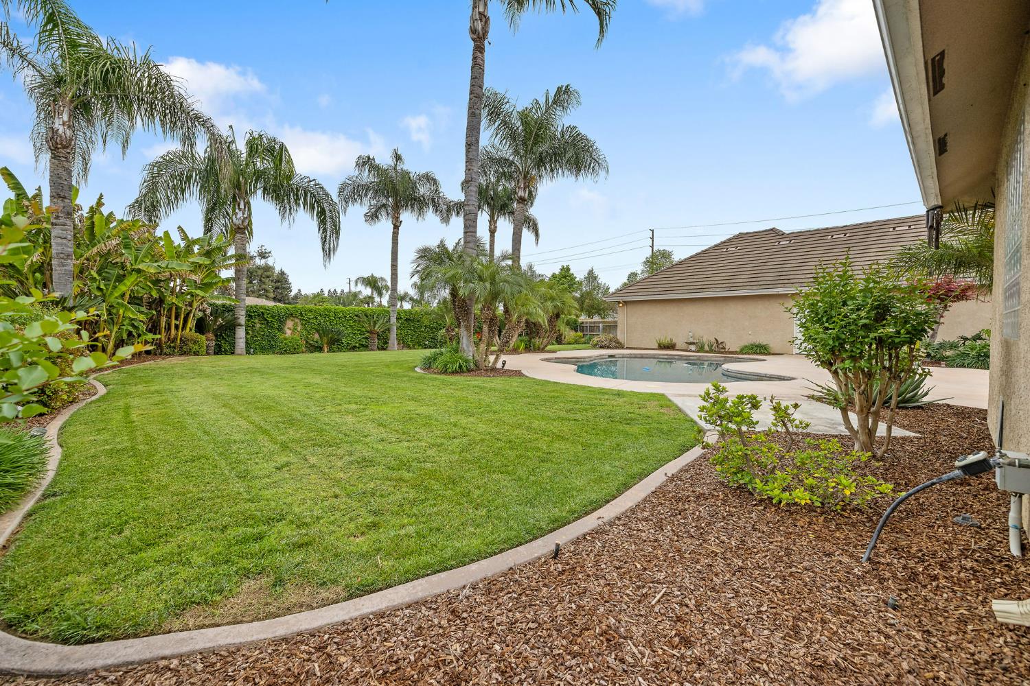 1928 S Shirk Rd, Visalia, CA 93277