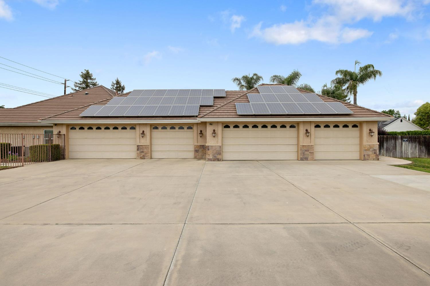 1928 S Shirk Rd, Visalia, CA 93277