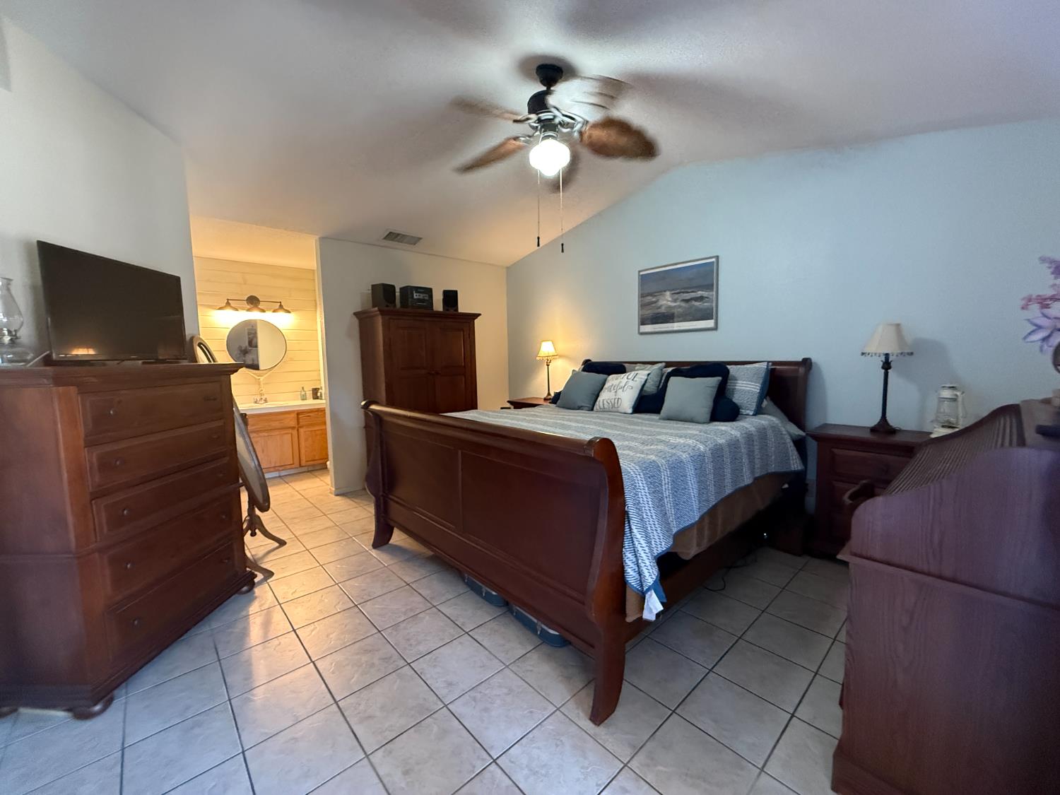 14312 W B St, Kerman, CA 93630