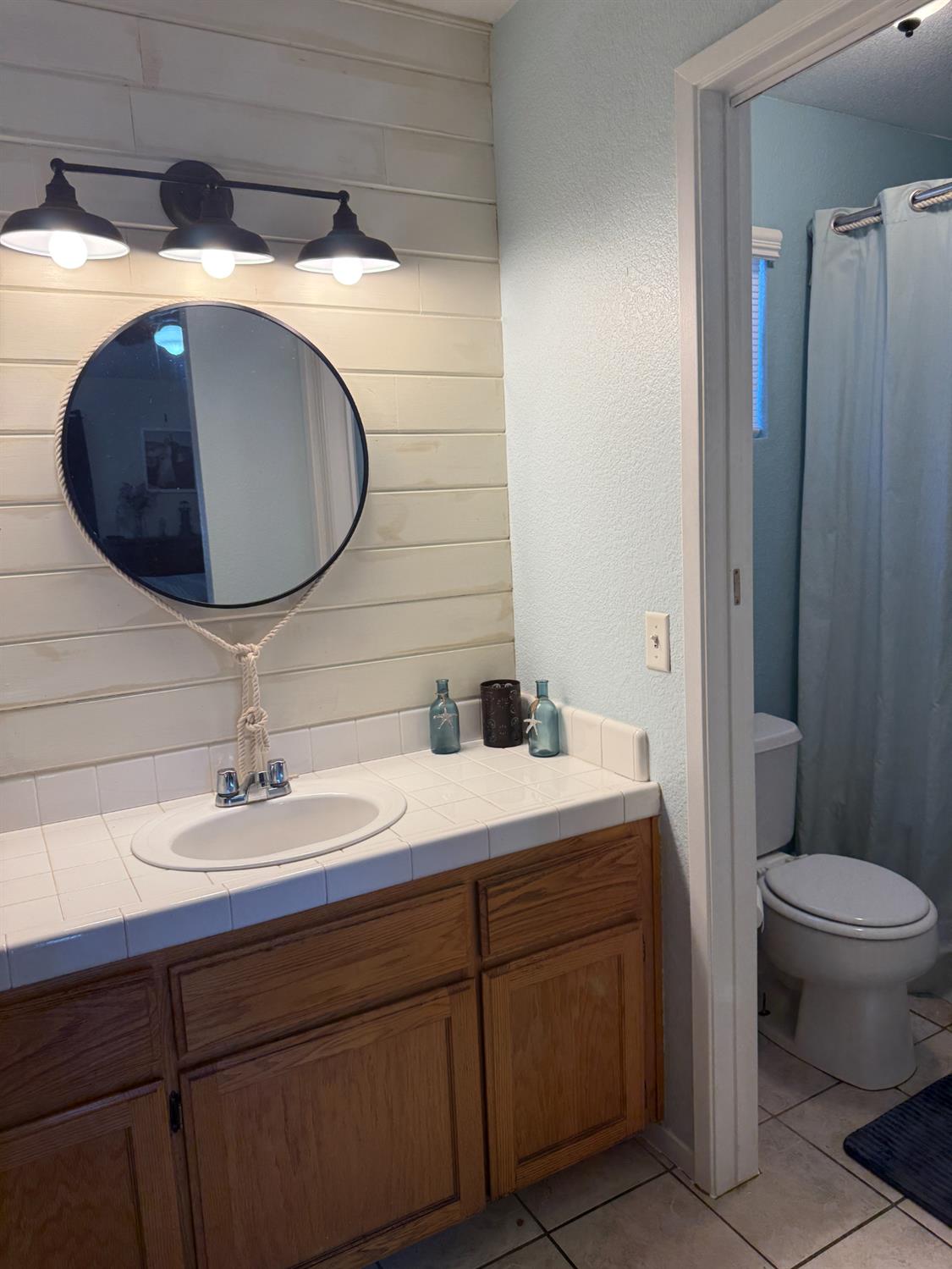 14312 W B St, Kerman, CA 93630