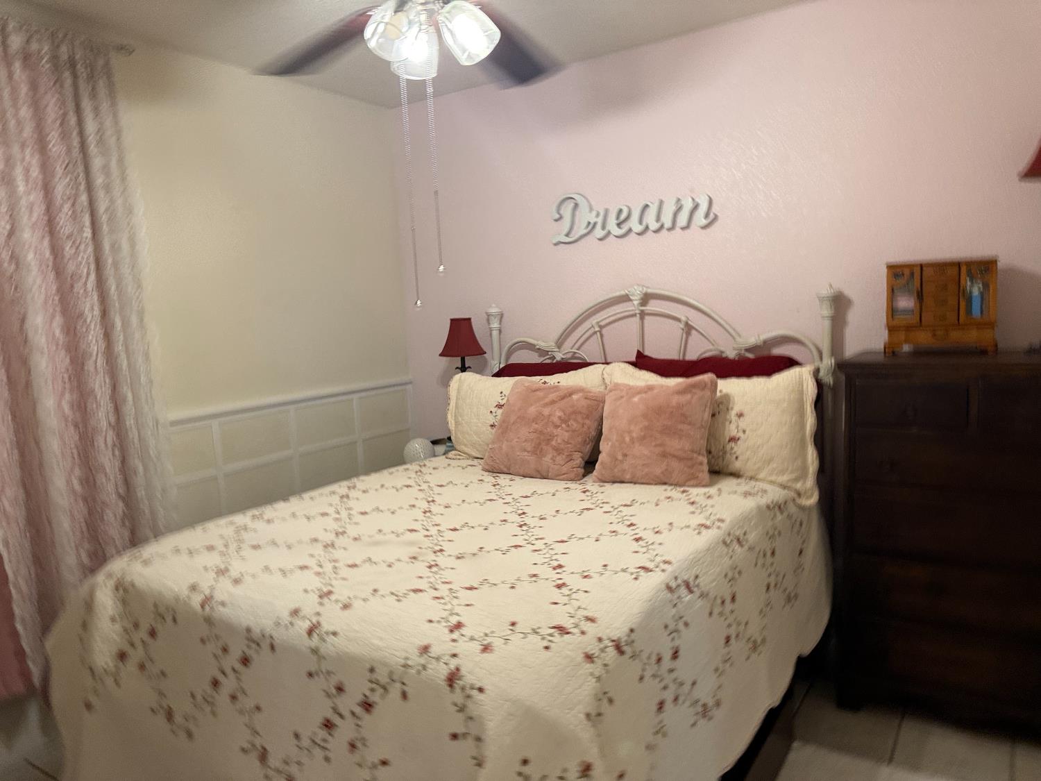 14312 W B St, Kerman, CA 93630