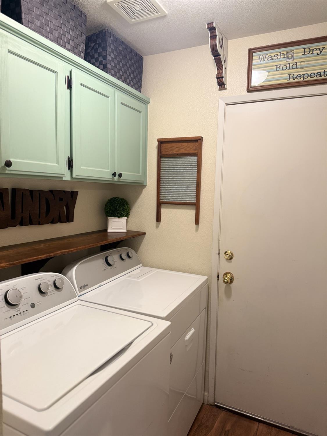 14312 W B St, Kerman, CA 93630