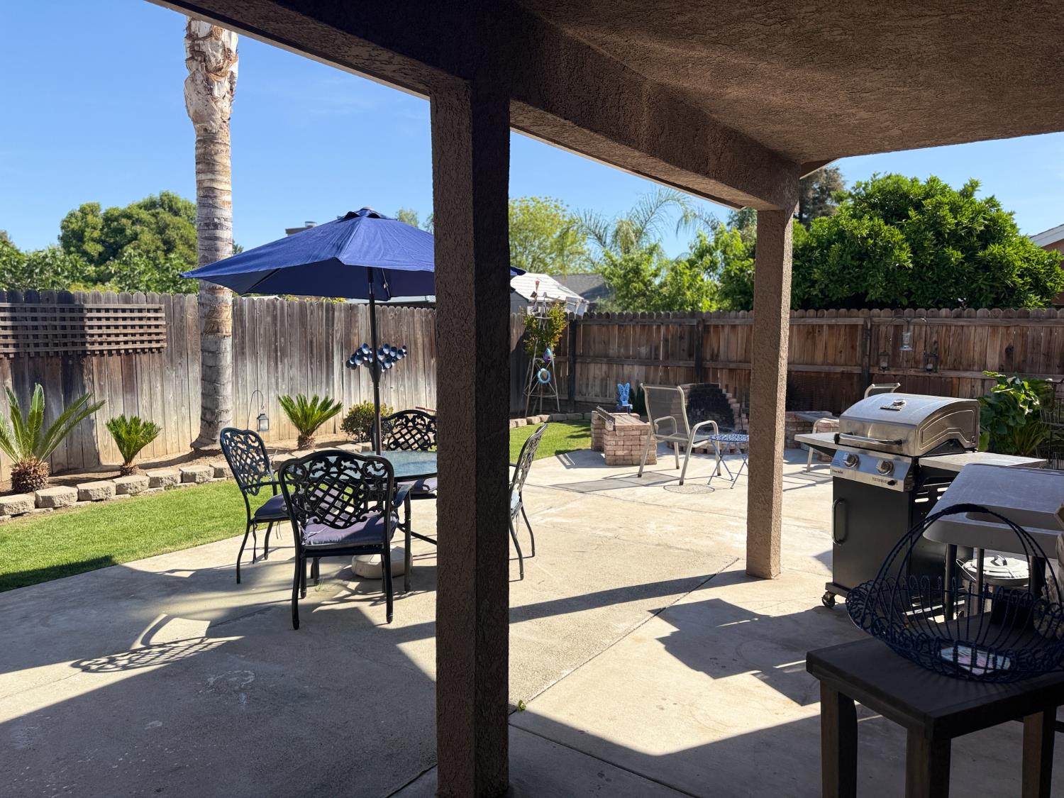 14312 W B St, Kerman, CA 93630