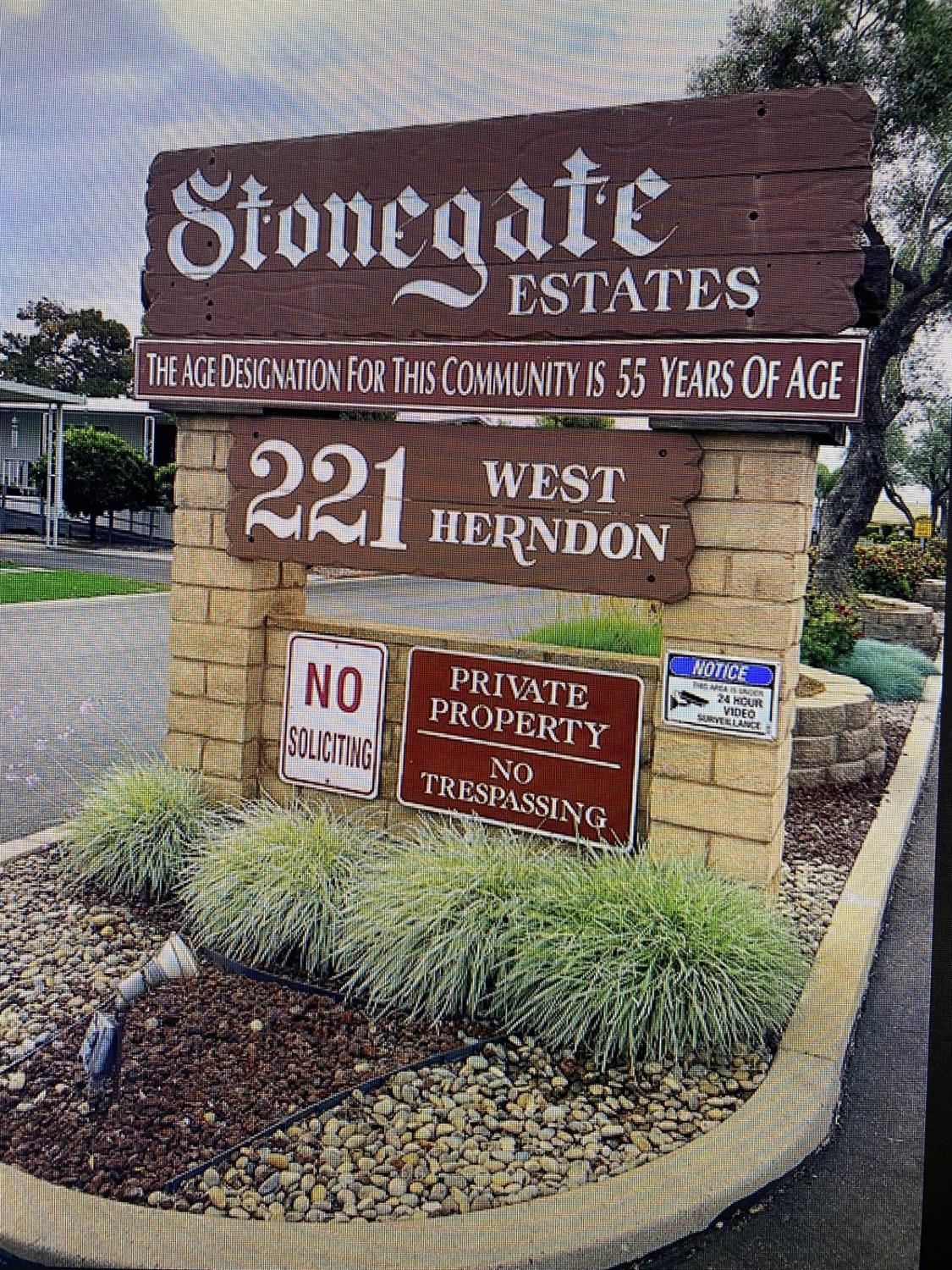 221 W Herndon Ave #8, Fresno, CA 93650
