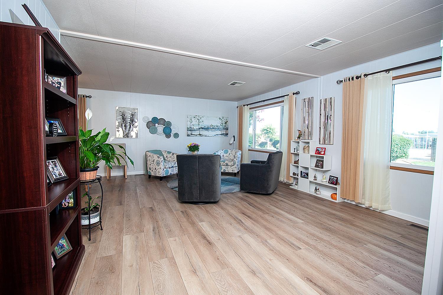 221 W Herndon Ave #8, Fresno, CA 93650