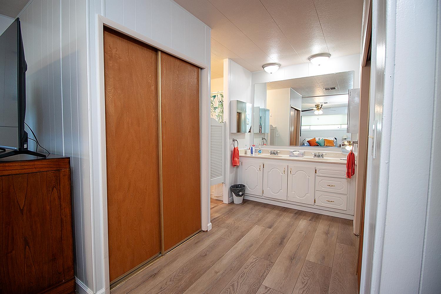 221 W Herndon Ave #8, Fresno, CA 93650