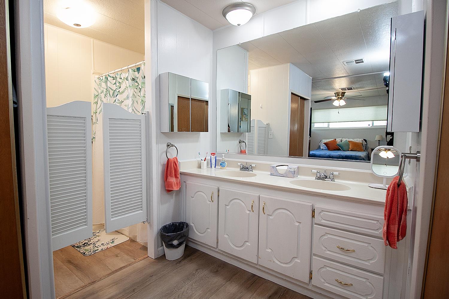 221 W Herndon Ave #8, Fresno, CA 93650