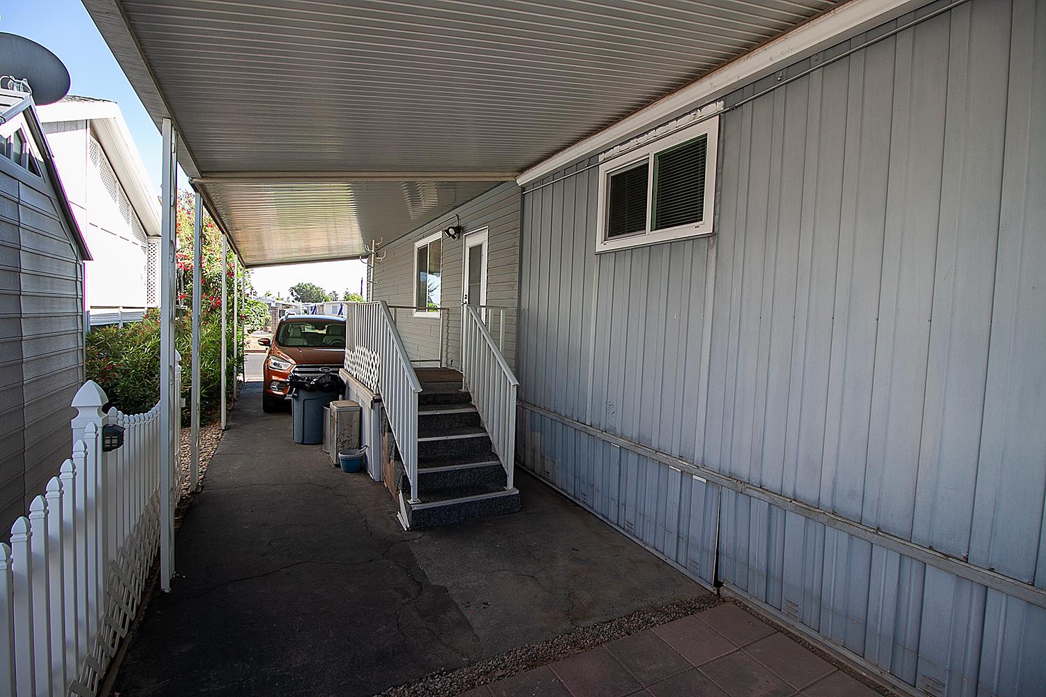 221 W Herndon Ave #8, Fresno, CA 93650