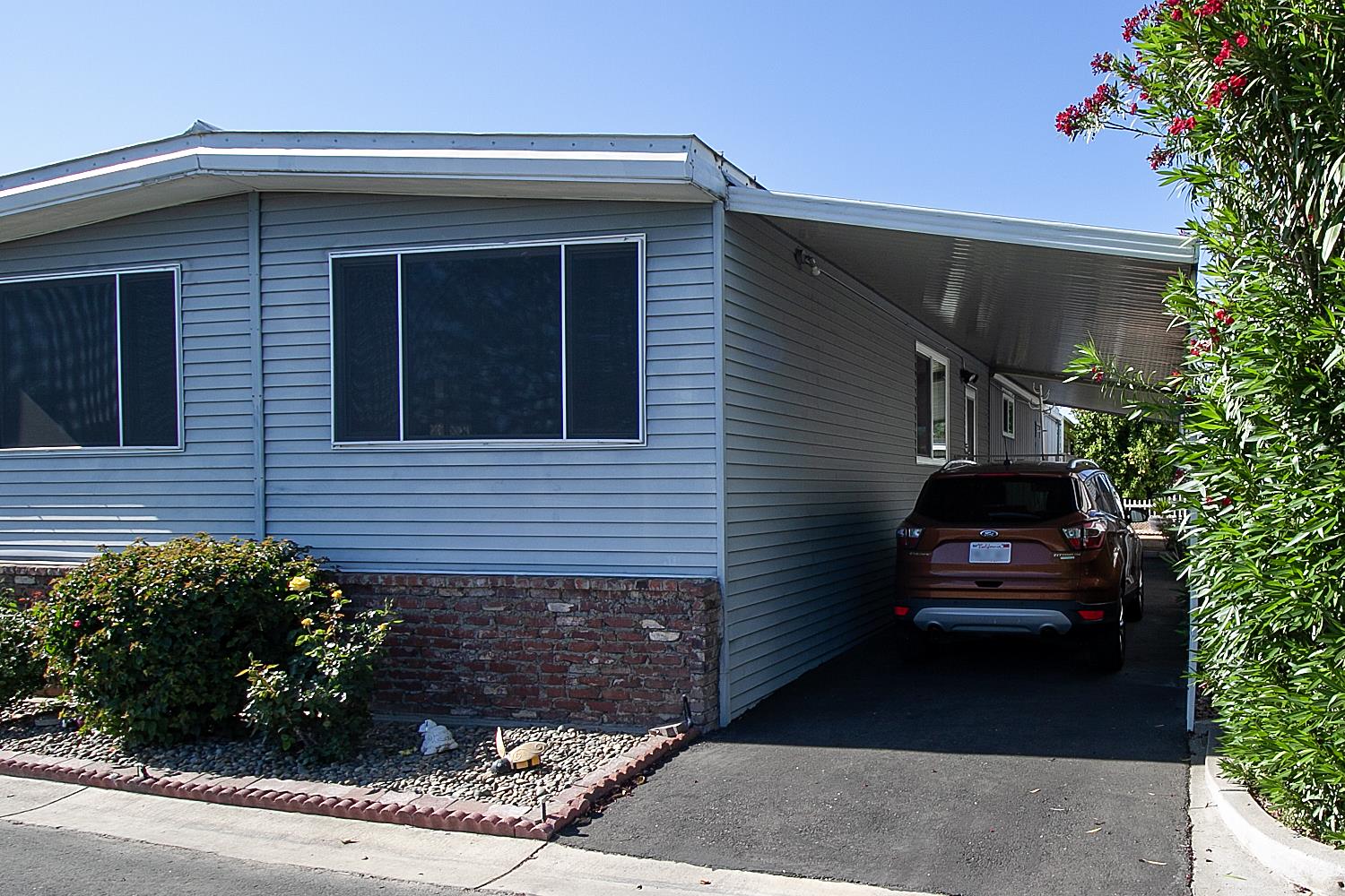 221 W Herndon Ave #8, Fresno, CA 93650