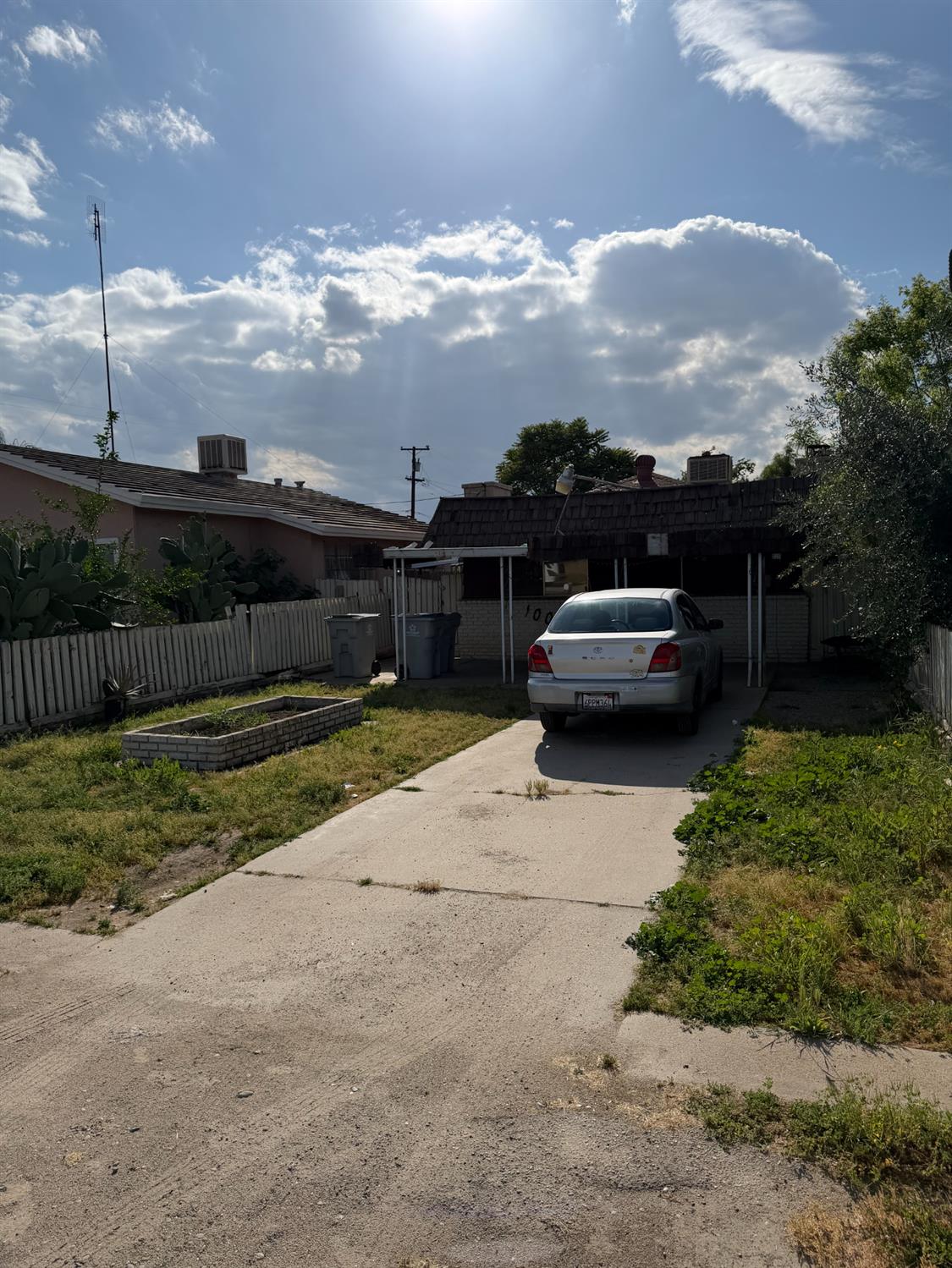 2108 W Dennett Ave, Fresno, CA 93728