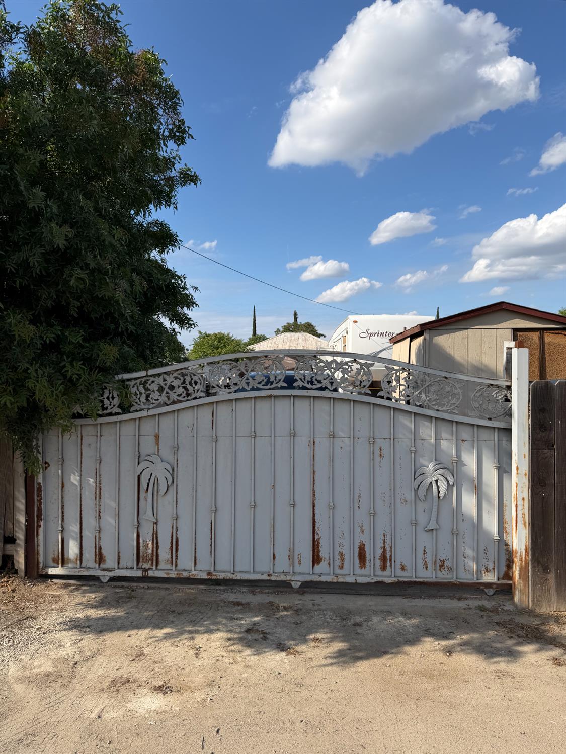 2108 W Dennett Ave, Fresno, CA 93728