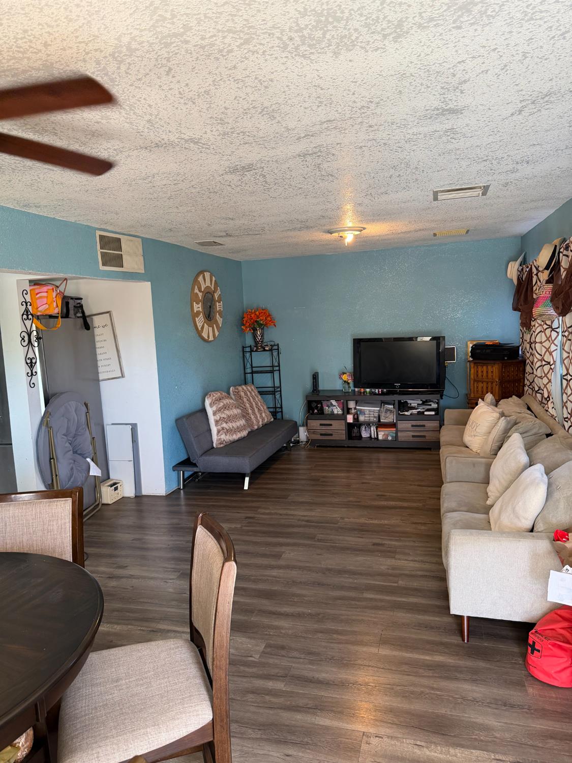 2108 W Dennett Ave, Fresno, CA 93728