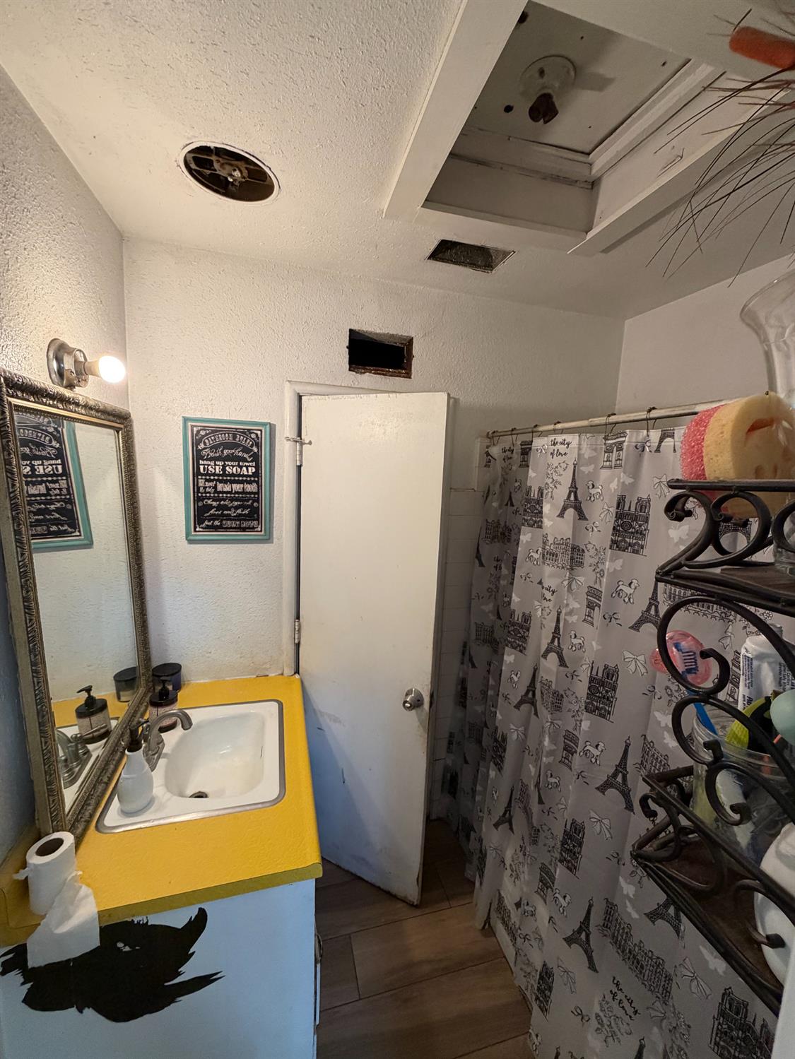 2108 W Dennett Ave, Fresno, CA 93728