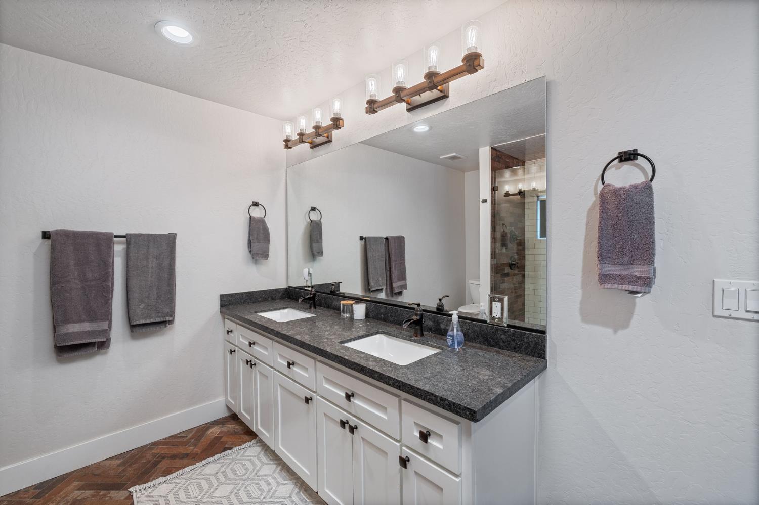 39253 Robin, Bass Lake, CA 93604