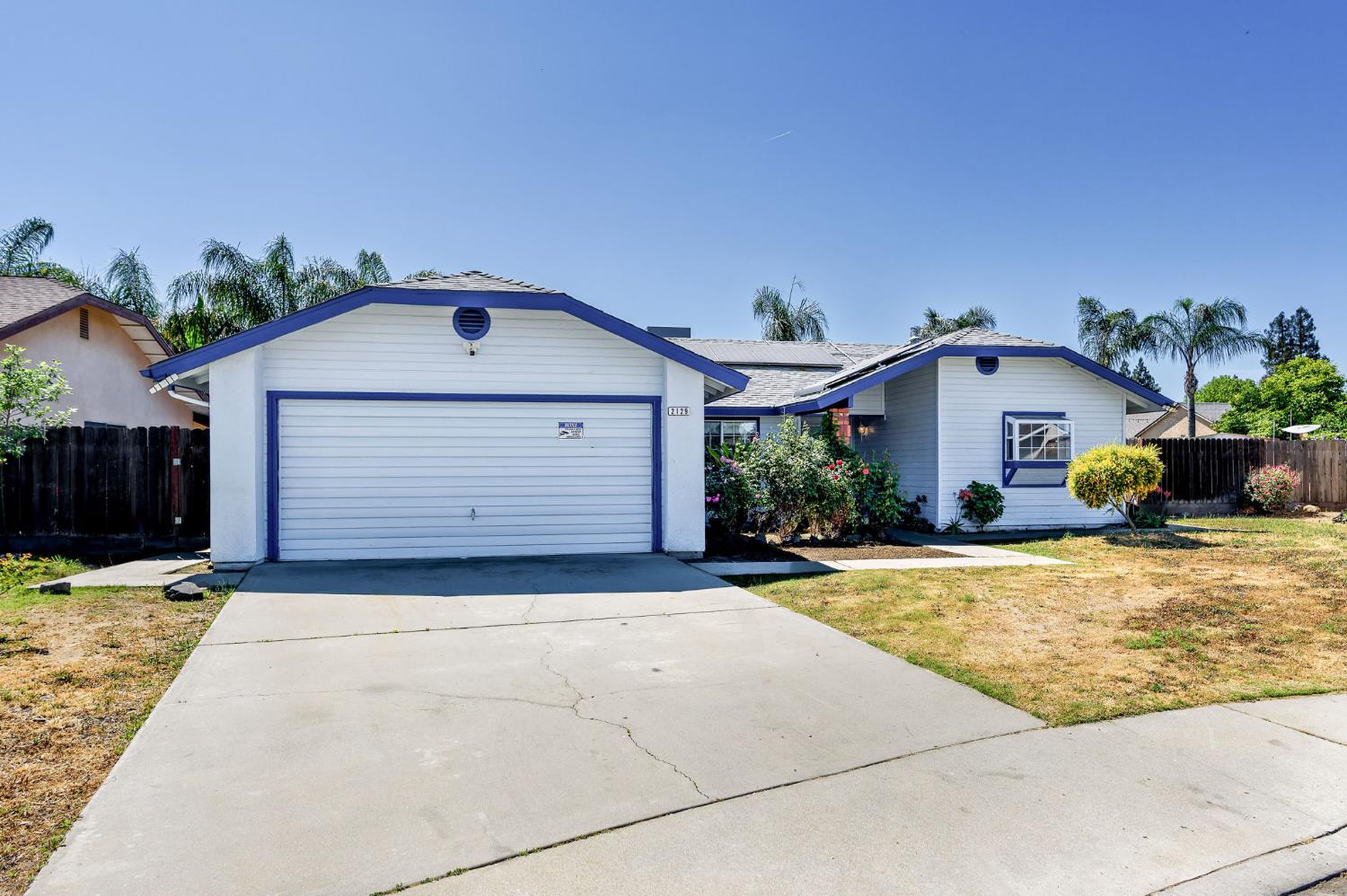 2129 Magnolia Ave, Sanger, CA 93657