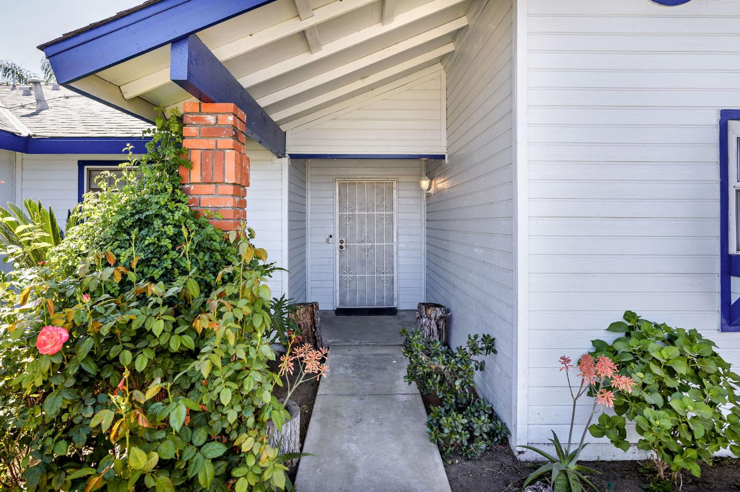 2129 Magnolia Ave, Sanger, CA 93657